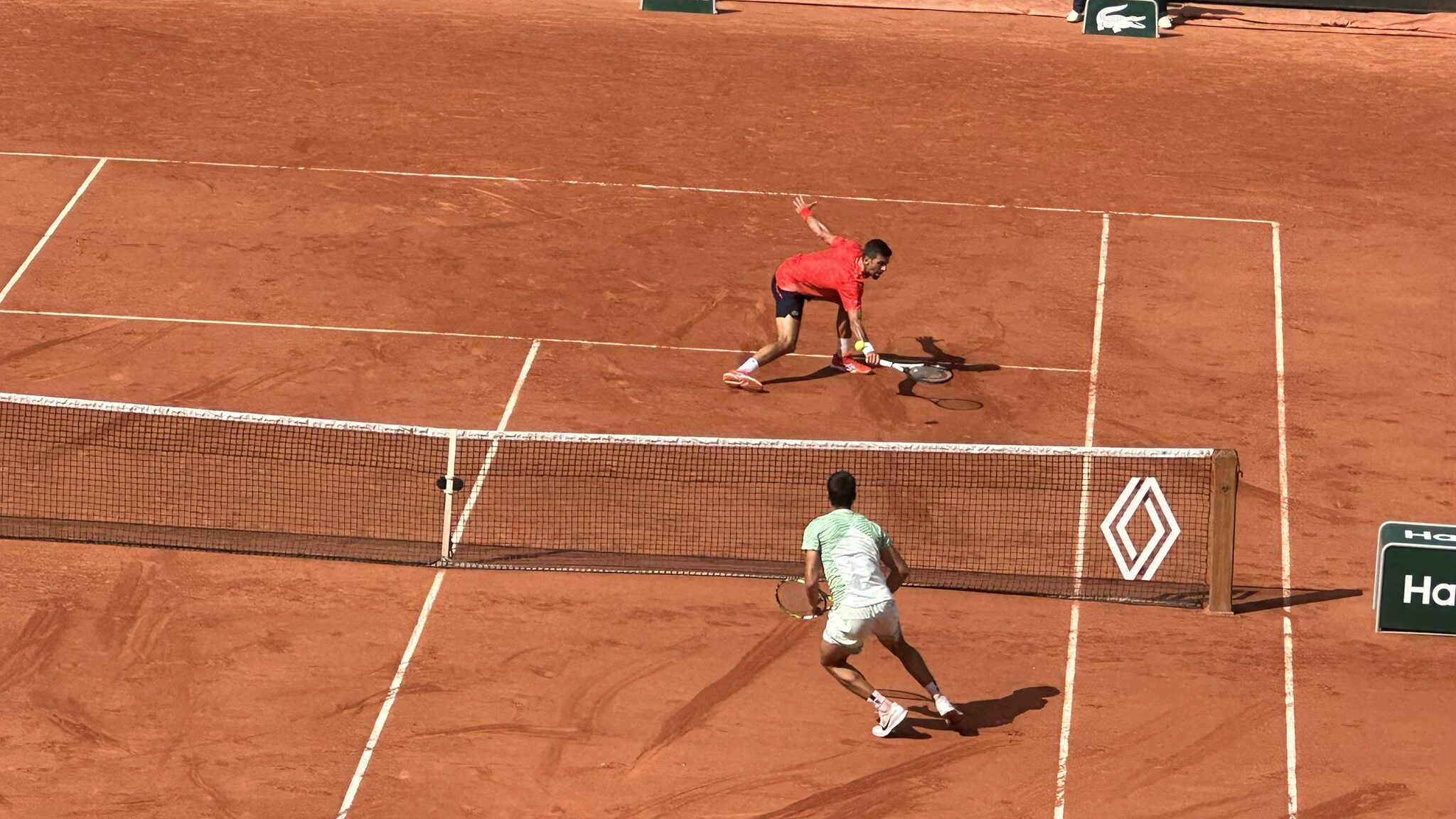 ATP Dubai: Novak Djokovic easily reaches the round of 16